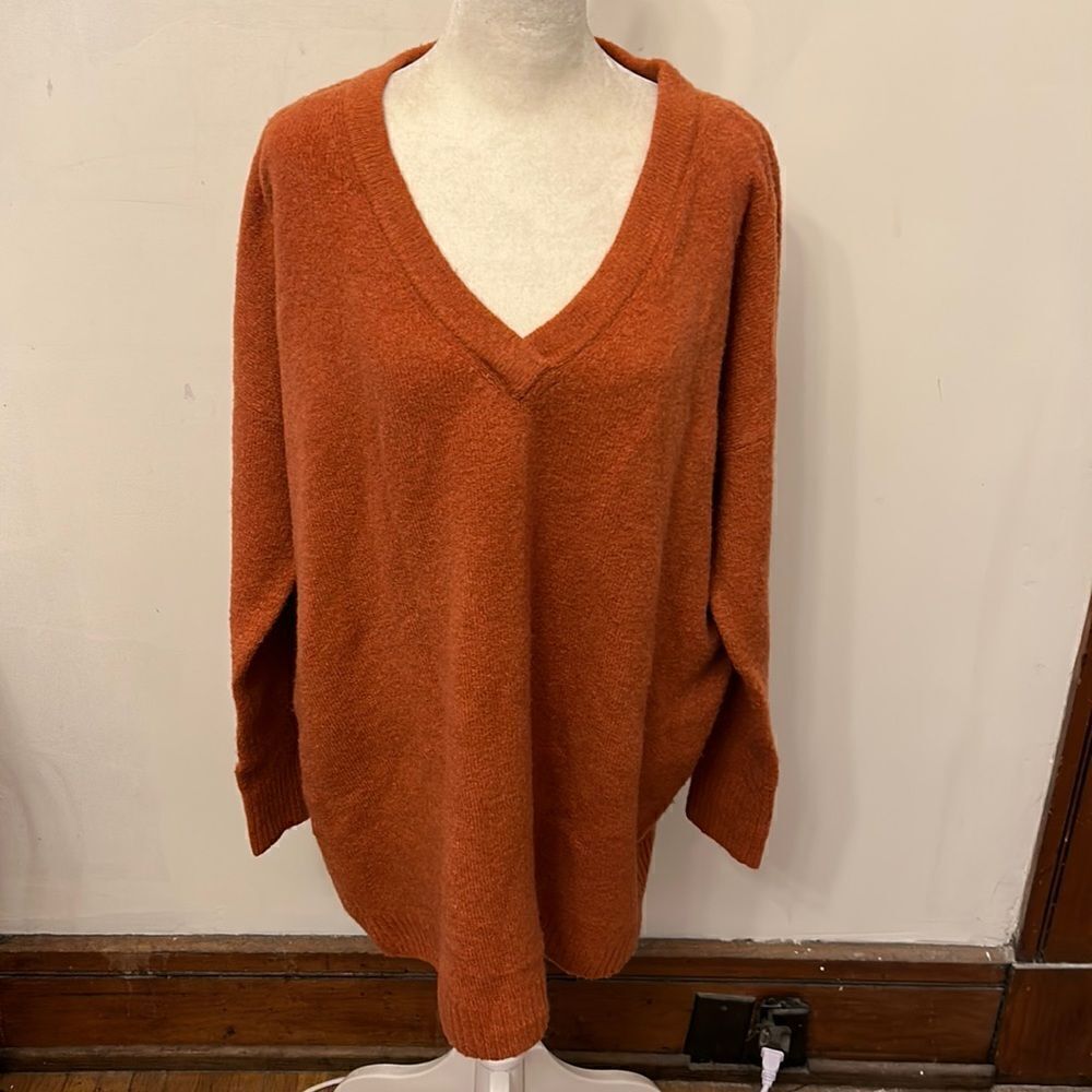 French Connection wool blend copper V neckline sweater Size M New